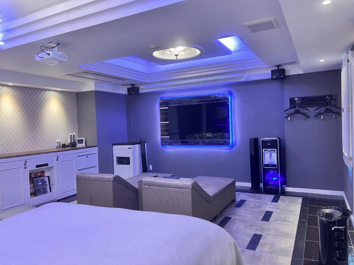 Hotel Crystal Gate Nagoya - Couple Hotel (Adults Only) Dış mekan fotoğraf